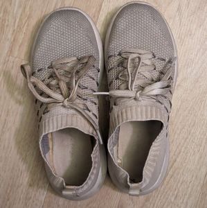 Well Worn Women's Sneakers